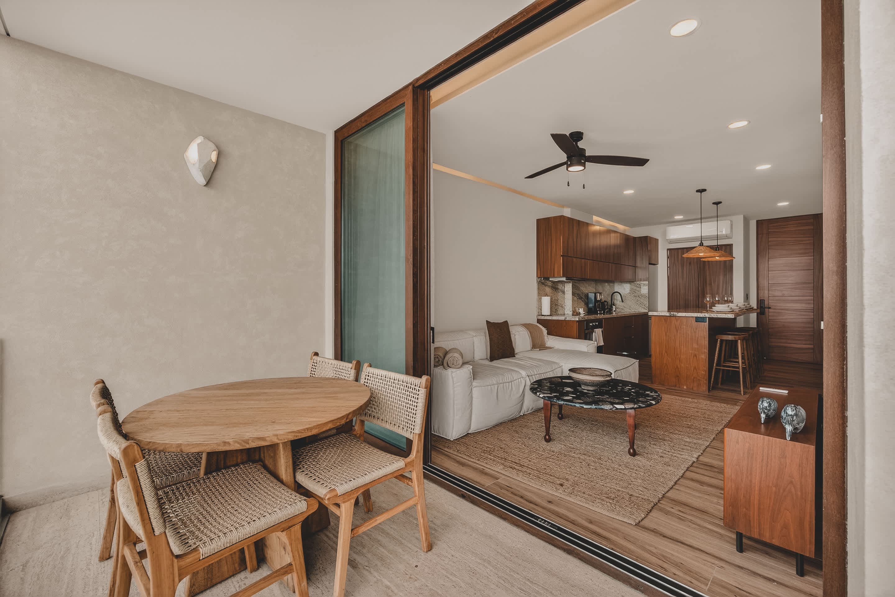 Casa Tranquila 2BR Ocean View Gem w Rooftop Pool — photo 5