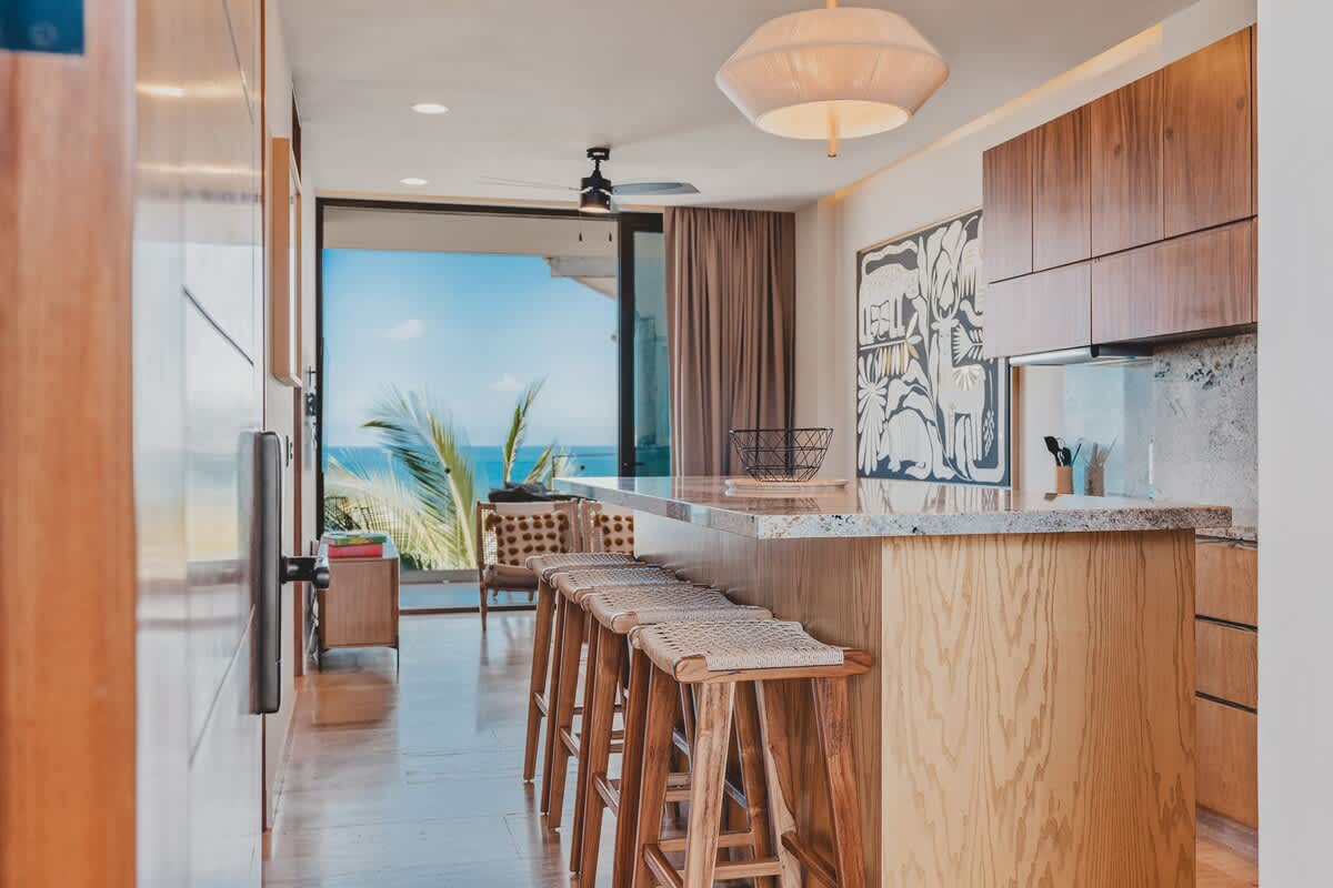 Chic Luxury Condo- Ocean Views, 3 pools — photo 4
