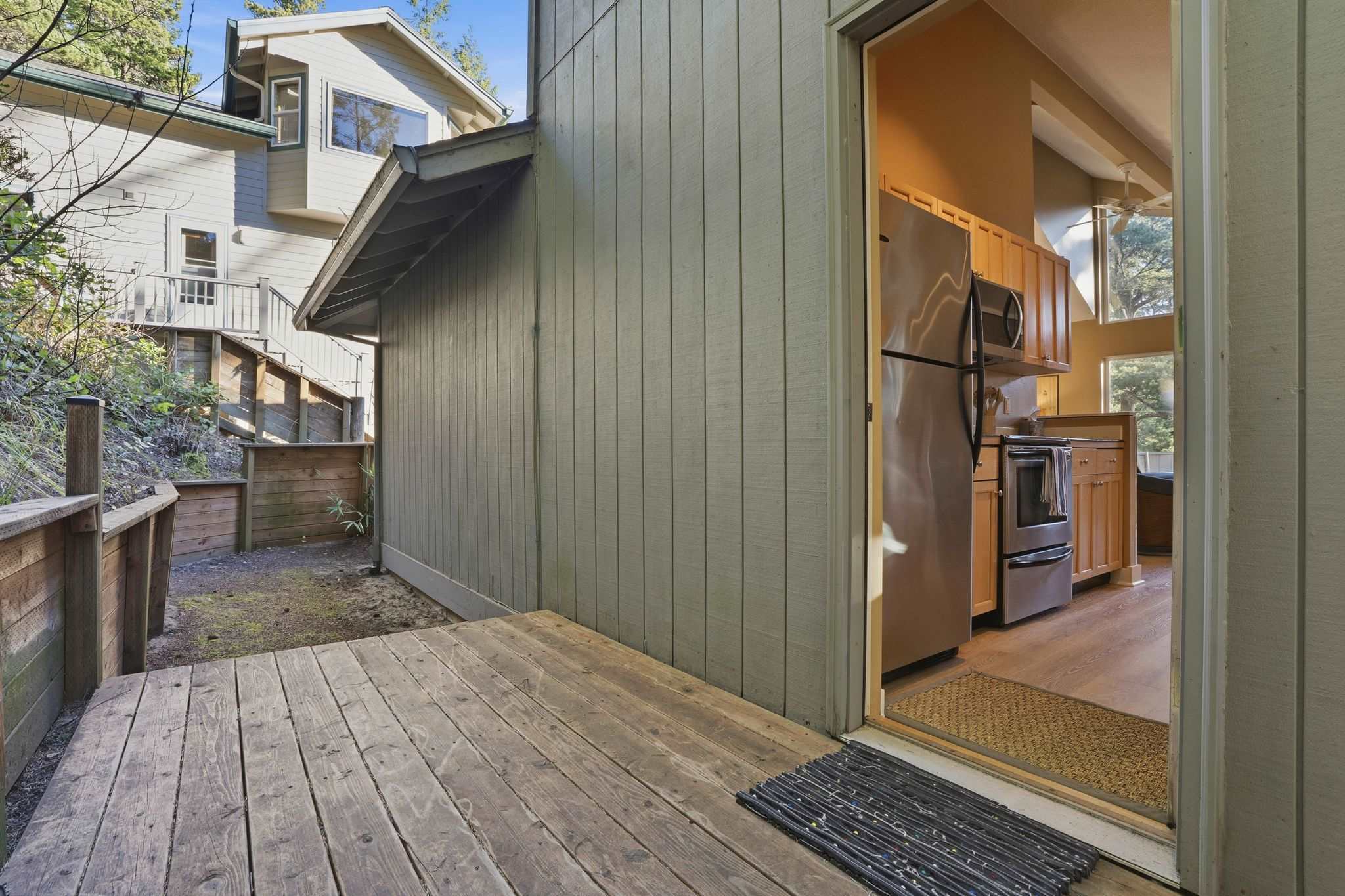 Latitude 45 - 2BR 2BA secluded in trees near beach — photo 5
