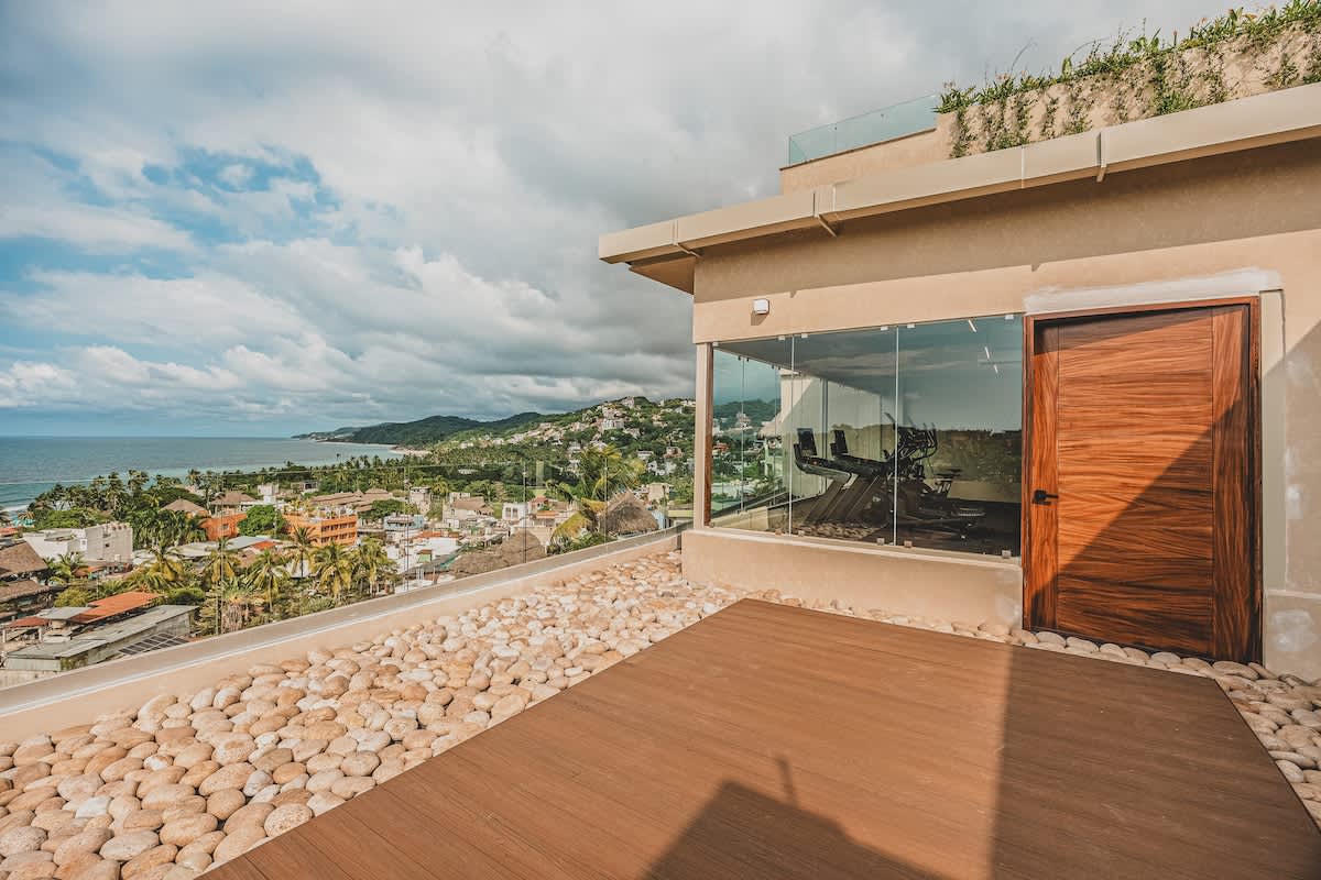 Penthouse getaway Ocean View with Rooftop Pool — photo 4