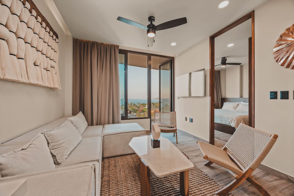Penthouse getaway Ocean View with Rooftop Pool — photo 2