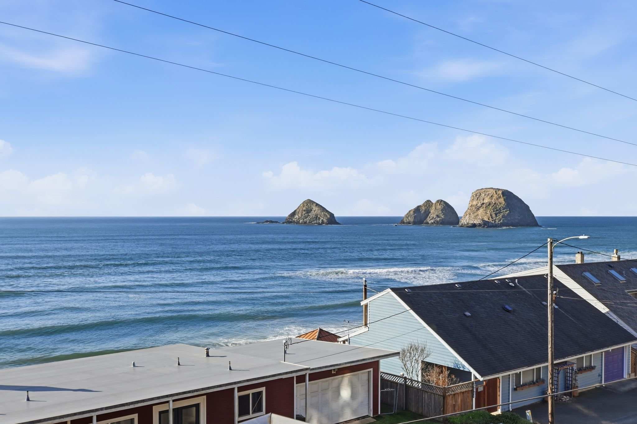 The Lightbox - Oceanside Views of Three Arch Rocks — photo 8