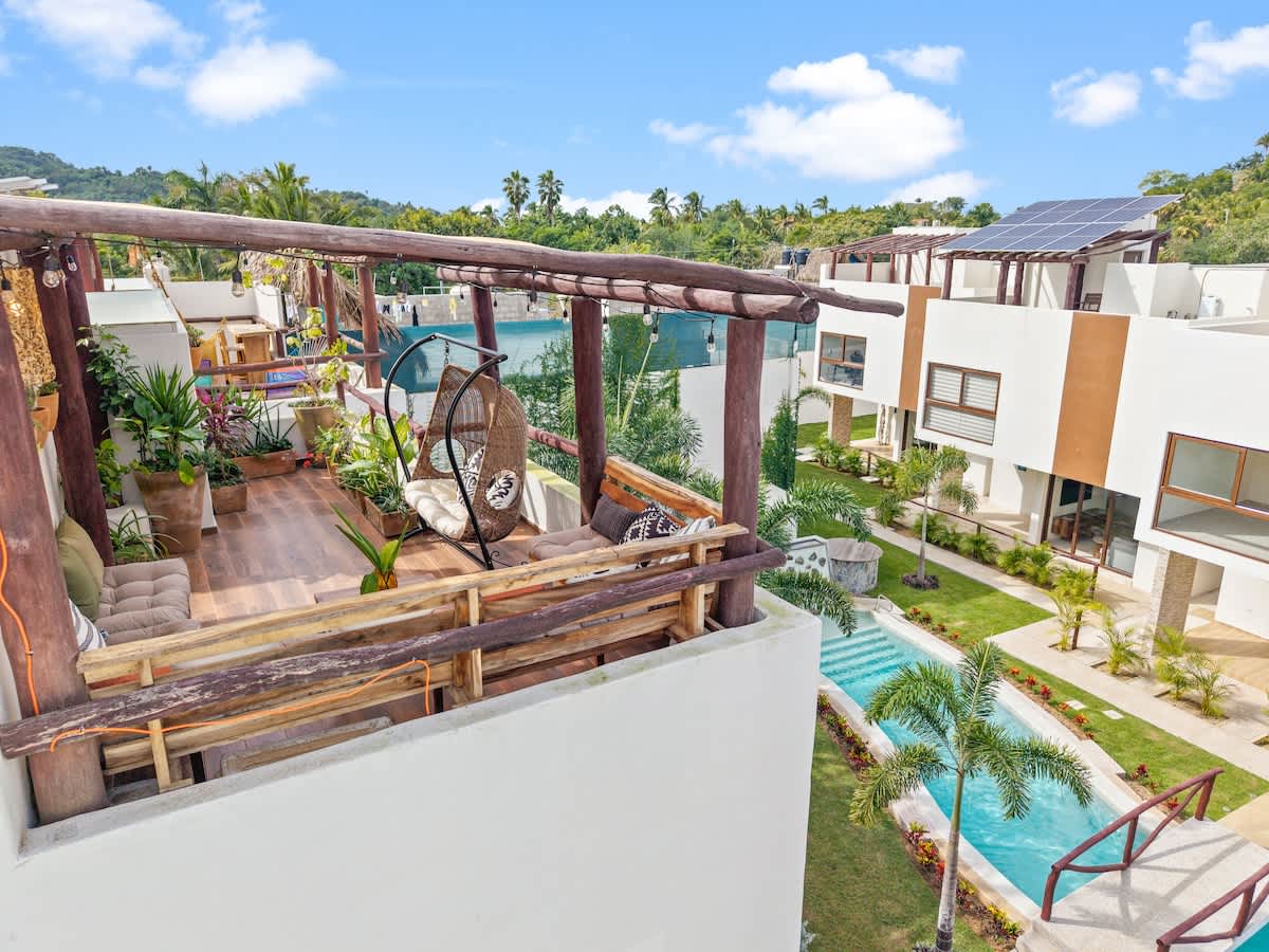 Tranquil Jungle Retreat: Pool, Bikes, Walk to Town — photo 1